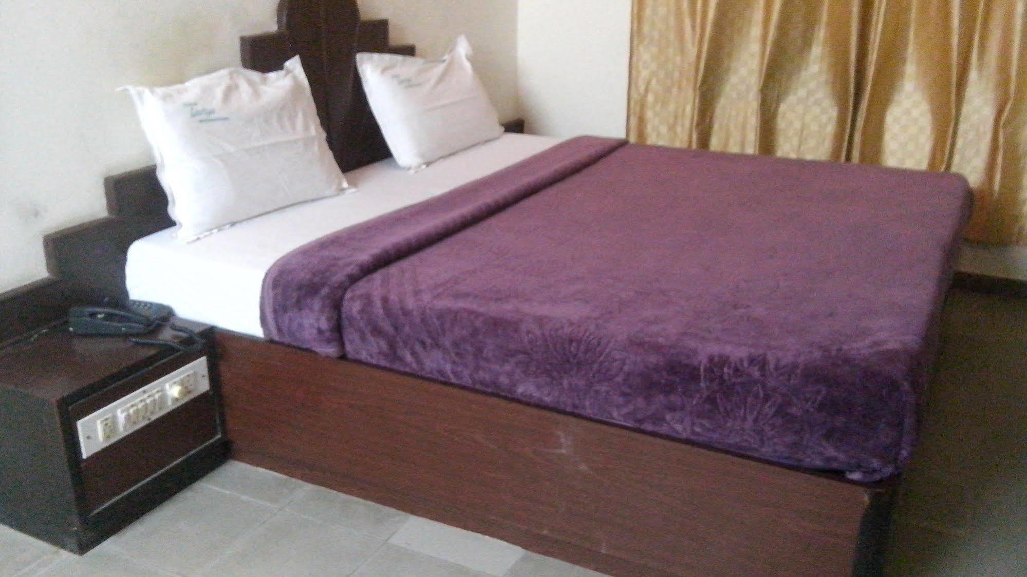 Luciya International Mysore Exterior foto